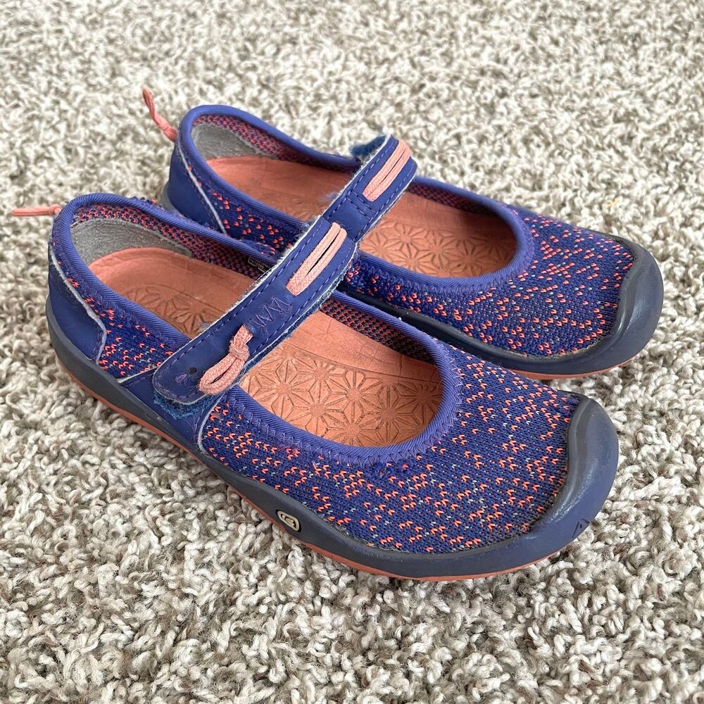 Size 12 / Girls KEEN Sandals